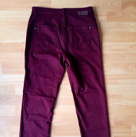 Olsen Curvy fitting red Jeans - Picture 4 of 4